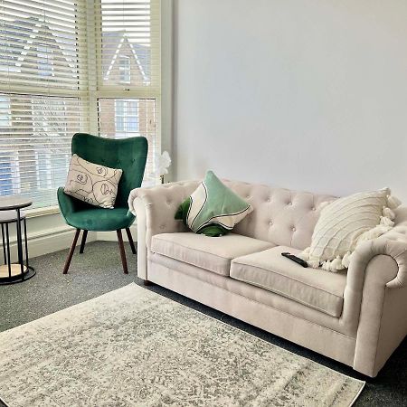Stunning Flat Close To Beach Swansea Exteriör bild