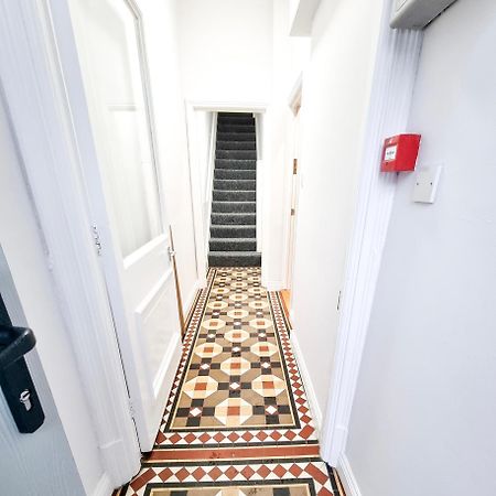 Stunning Flat Close To Beach Swansea Exteriör bild