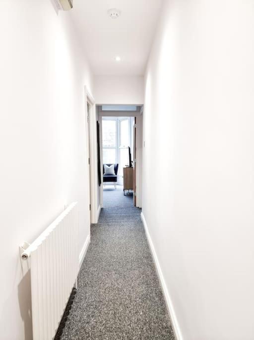 Stunning Flat Close To Beach Swansea Exteriör bild