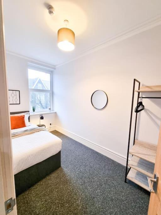 Stunning Flat Close To Beach Swansea Exteriör bild