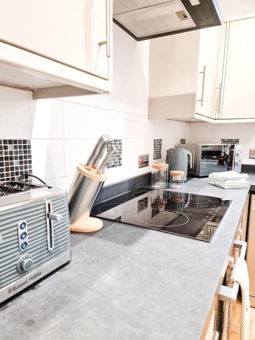 Stunning Flat Close To Beach Swansea Exteriör bild