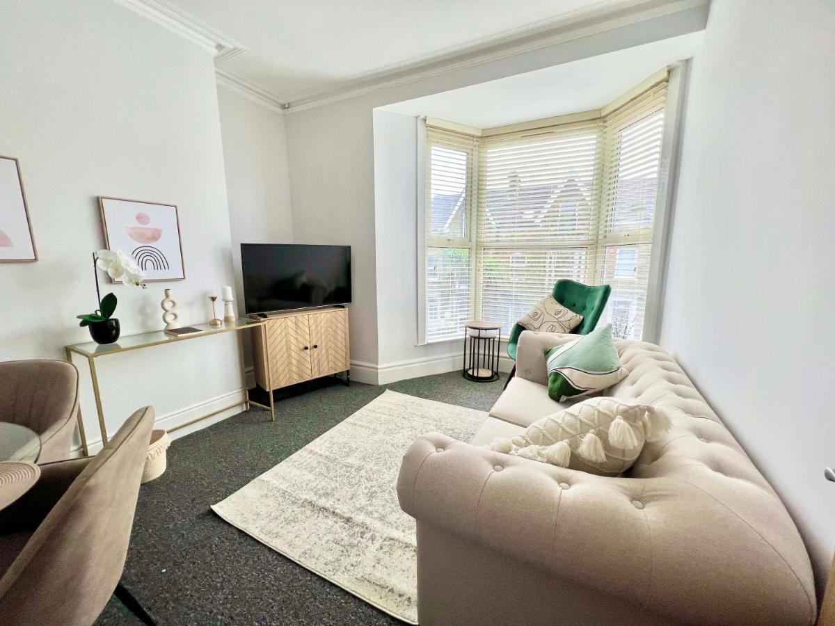 Stunning Flat Close To Beach Swansea Exteriör bild