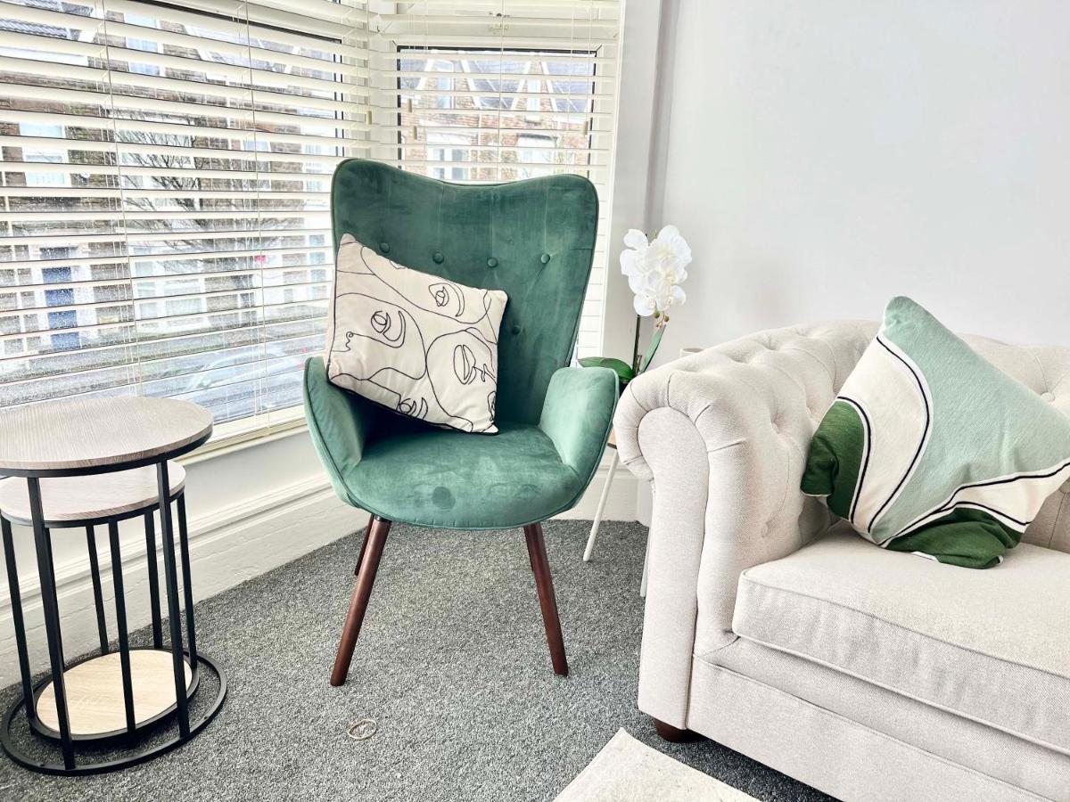 Stunning Flat Close To Beach Swansea Exteriör bild