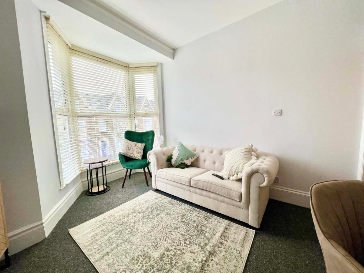 Stunning Flat Close To Beach Swansea Exteriör bild